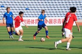 B费对队友传球表现表示不满